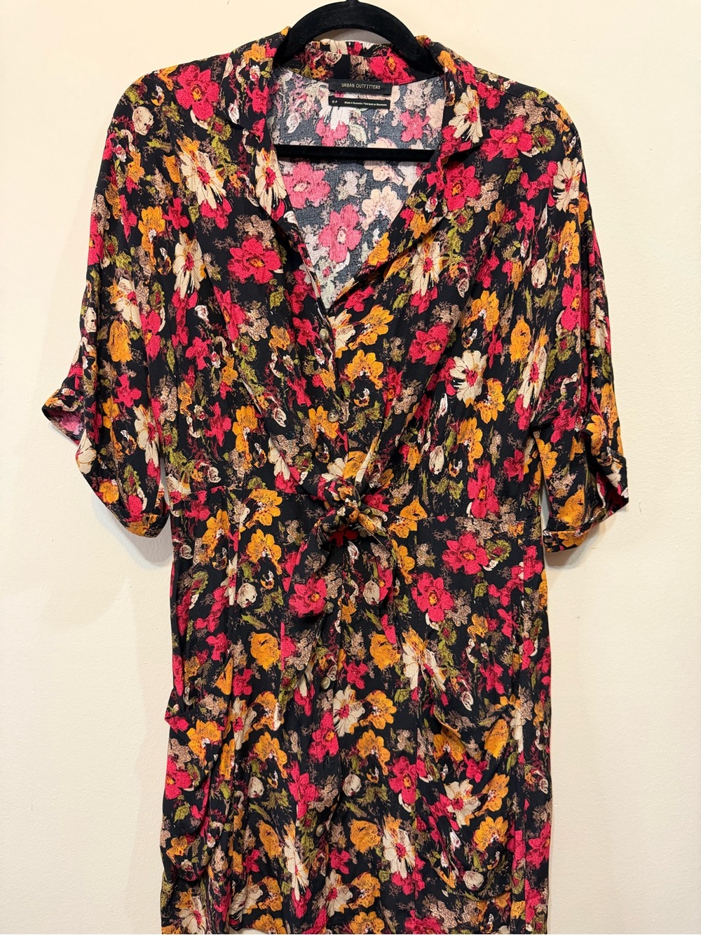 Urban Outfitters Black Floral Tie-Front Women's Top 2405